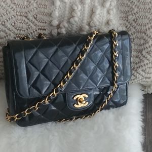 CHANEL Diana Patent Medium Quilted flap bag
